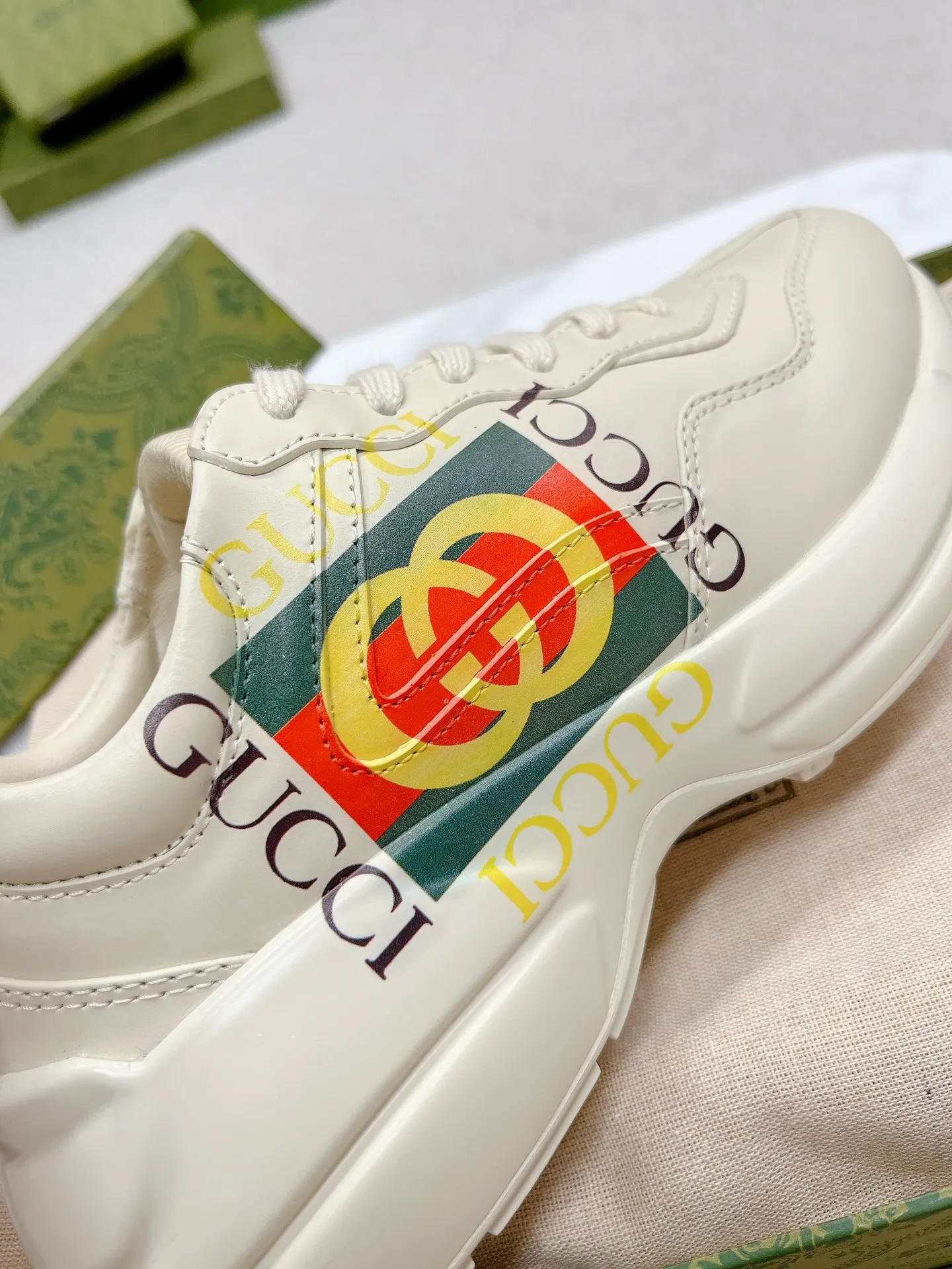 👟👟Ex-factory price 480👟👟Gucci’s top version of couples’ dad shoes series is now available! 🖤 ⚠GG couple’s dad shoes have been very popular in recent years; new colors are updated constantly; new colors are updated, and our home and counters have new ones at the same time. This classic dad shoe is popular among celebrities and Internet celebrities. Anchors and others are sure to plant grass and call ❤ Classic fashion style, distressed leather surface, 5D drawing printing; mixed surface splicing colors, etc... Original customization (off-white eco-friendly cowhide, first layer of cowhide inside), original outsole... Shiny colorful drawings embellish the sides of the shoe body, old color rubbing, package production technology, 1:1 creation / only to make the best shoes. ⚠️ Comes with high-end full package at the counter. …………………………………………………… 👑❥∙Colour: Doraemon model/Mickey Mouse model/Lip model/Donald Duck model/Anchor model/Classic red and green striped logo model/NY letter model/Rainbow letter model/Red ebony cloth model/G letter pink cloth model/North Face joint model/Little Bear model/New blue color model/New orange color model 👑❥∙Size: Women’s model 35-40 Men's 39-44